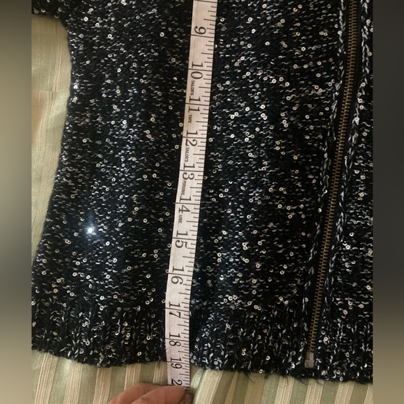 Sequinned black bolero shrug - Picture 2 of 5